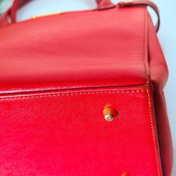 ✋🛑Price Drop ✋🛑AUTHENTIC SANYO SHOKAI BURBERRY LEATHER SHOULDER TOTE BAG. - Picture 12 of 17